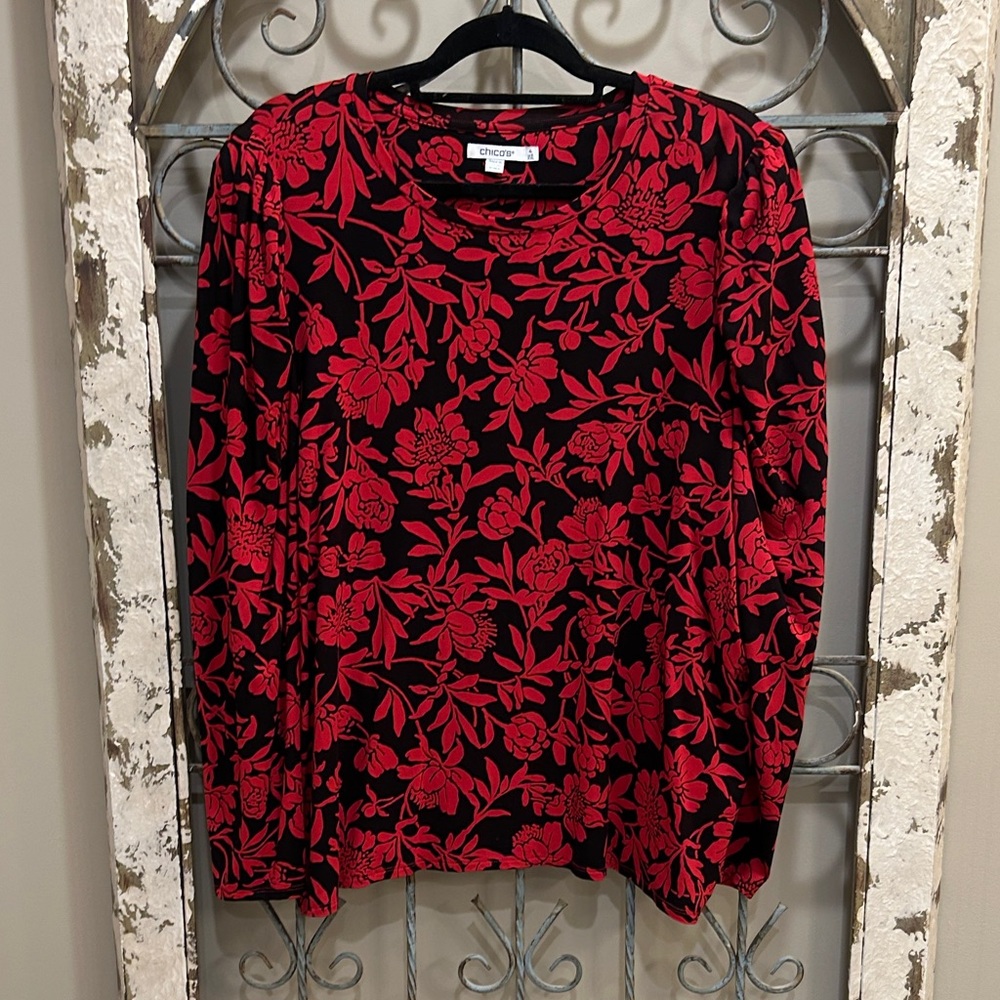 Chico’s Black and Red Floral Long Sleeve Top Size 4 / XXL